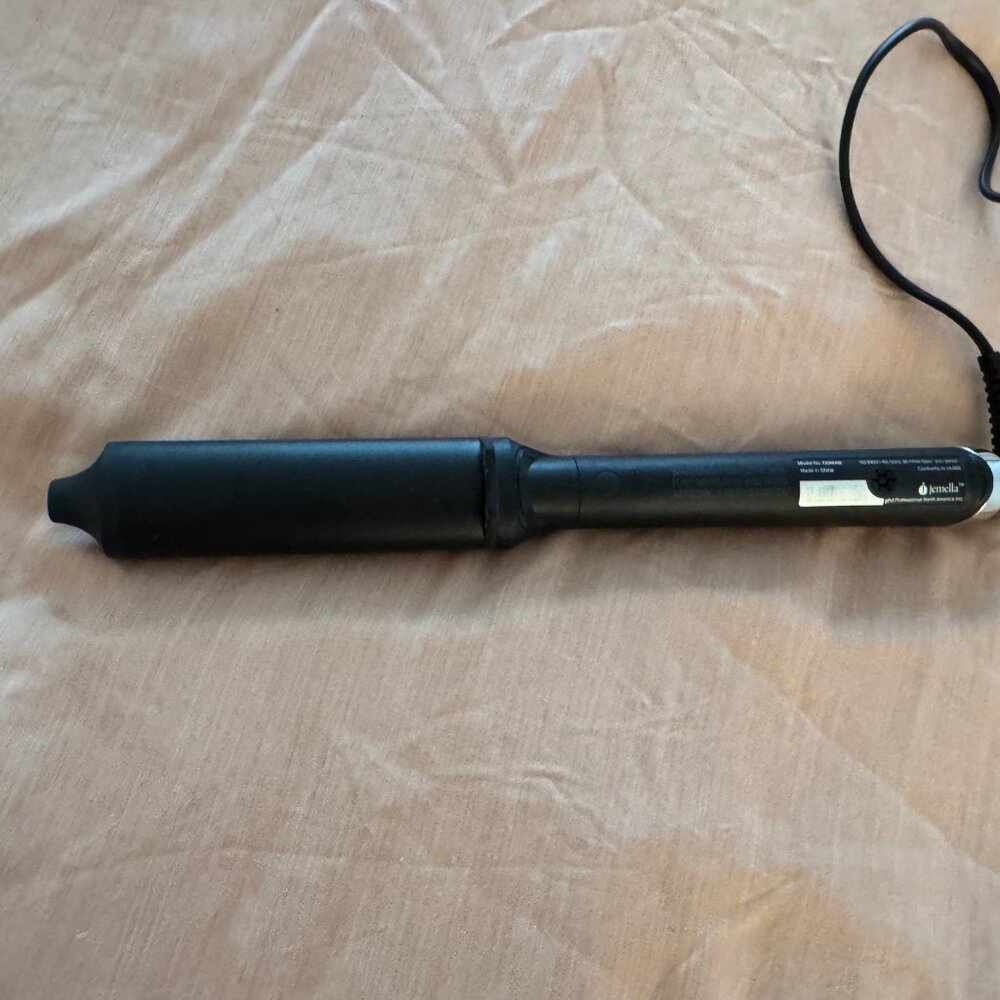 GHD Classic Wave Curve - Oval Curling Wand $239.00